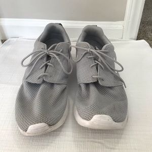 Men’s Nike Roshe Sneakers